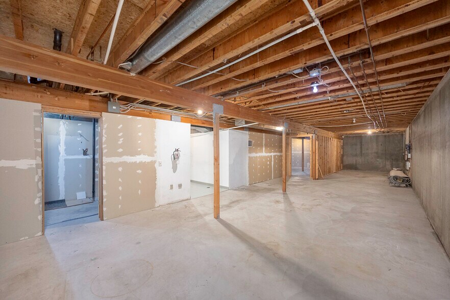 More Photos Of 1336 E Hunter Pl, Moses Lake Office For Sale