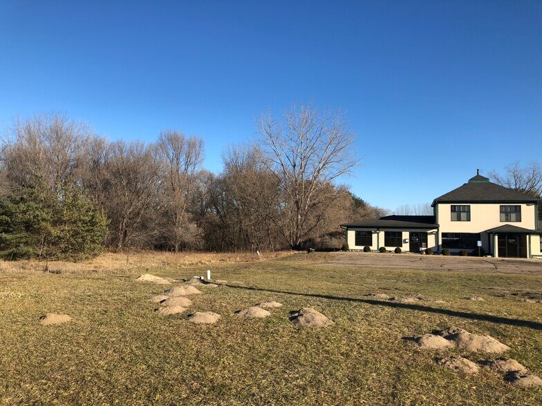 More Photos Of 14735 NE Highway 65 St, Andover Office For Sale