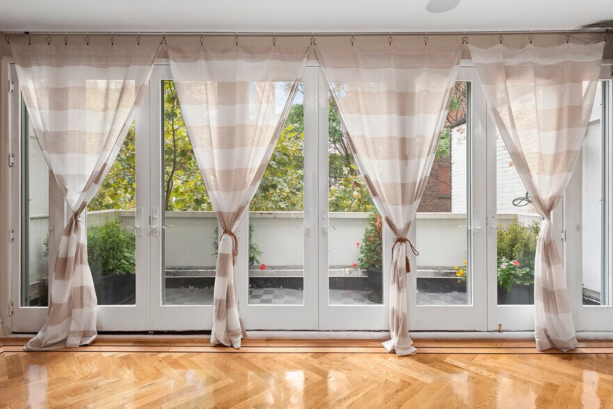 More Photos Of 32 E 74th St, New York Apartments For Sale