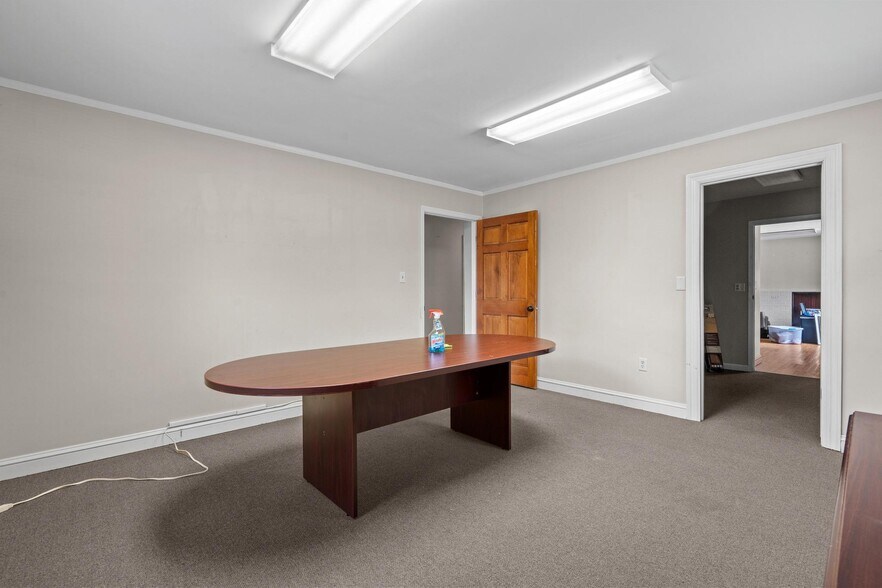 More Photos Of 2233 Miamisburg-Centerville Rd, Dayton Office For Sale
