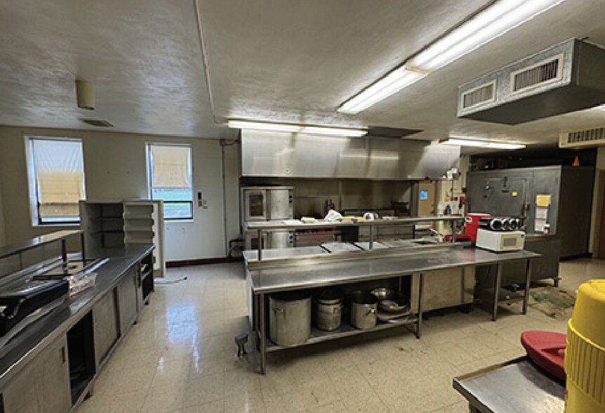 More Photos Of 3500 Saint Catherine St, Florissant Specialty For Sale