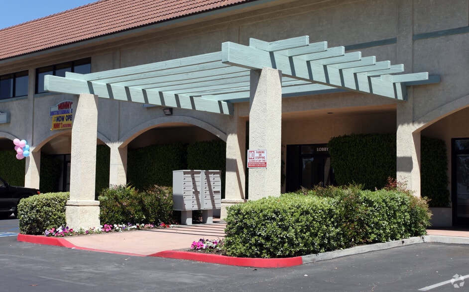 More Photos Of 9161 Sierra Ave, Fontana Medical For Lease