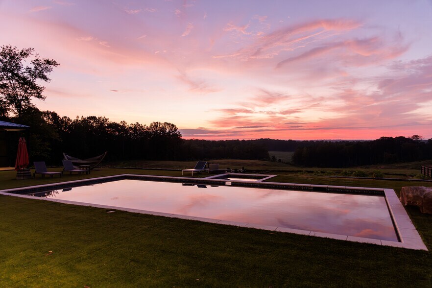 More Photos Of 2199 Roosterville Rd, Roopville Horse Stables For Sale