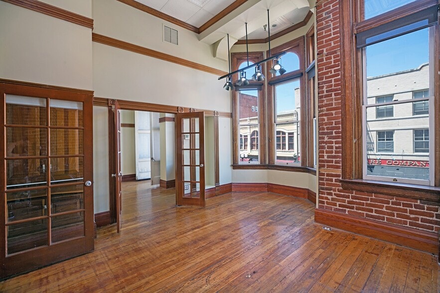 More Photos Of 835-837 5th Ave, San Diego Office For Lease