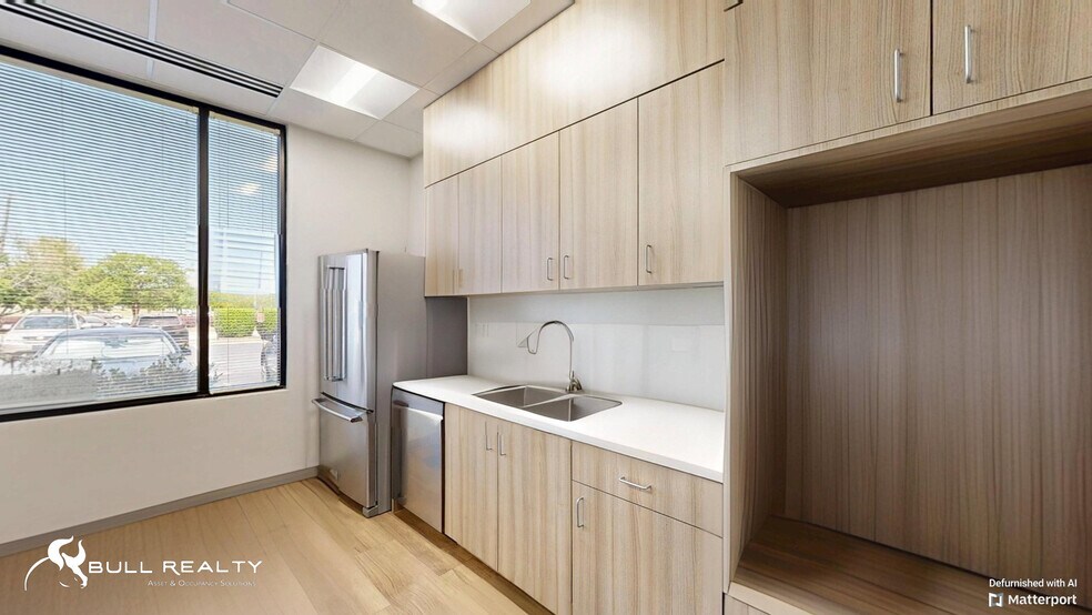 More Photos Of 34 Upper Riverdale Rd, Riverdale Medical For Lease