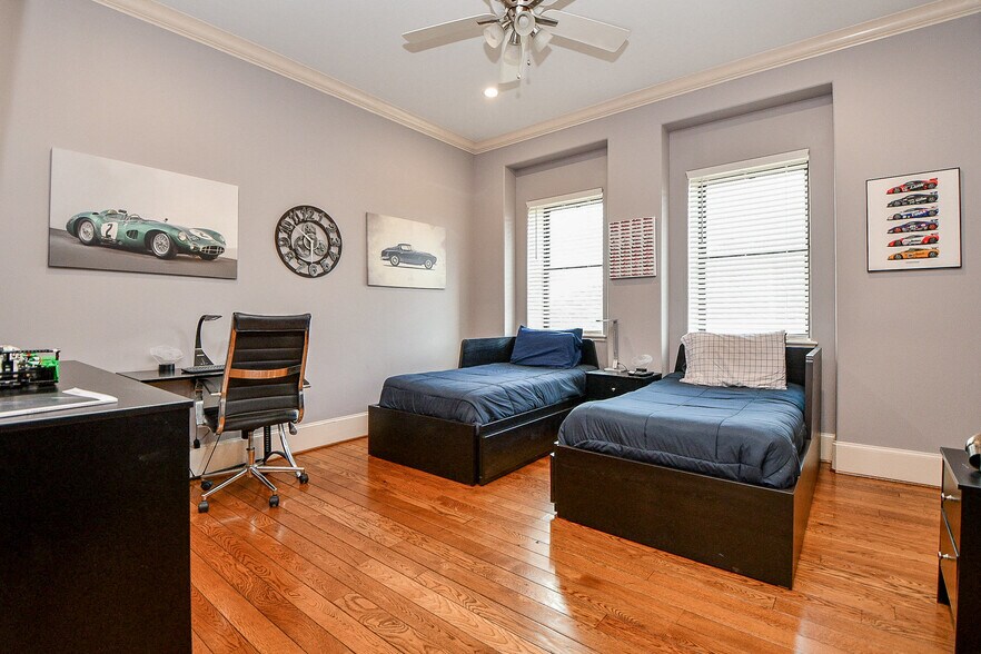 More Photos Of 4119 Allen St, Houston Office For Sale