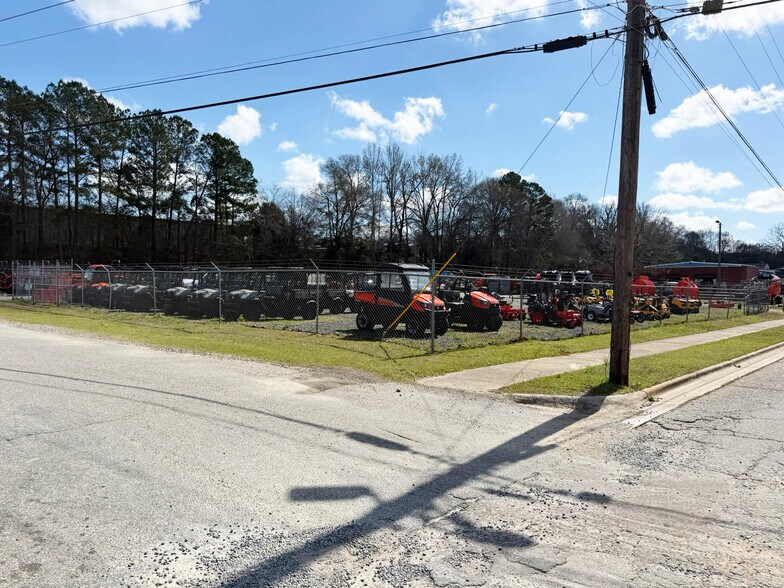 More Photos Of 140 E Andrews St, Milledgeville Industrial For Sale