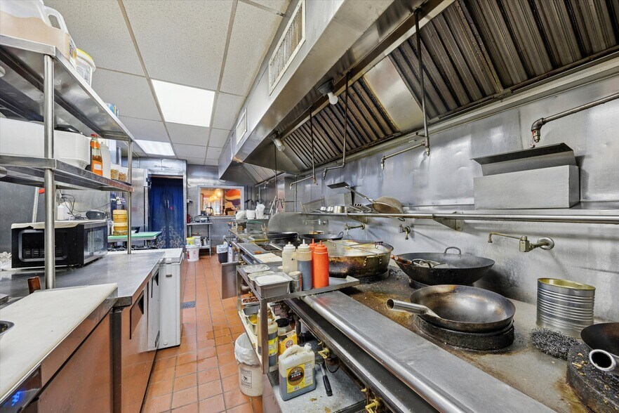 More Photos Of 274 S 20th St, Philadelphia Storefront Retail Residential For Sale