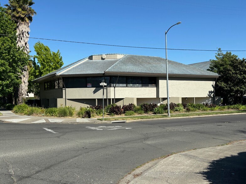 More Photos Of 575 Lincoln Ave, Napa Storefront Retail Office For Lease
