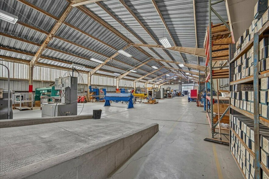 More Photos Of 925 M St, Firebaugh Manufacturing For Sale