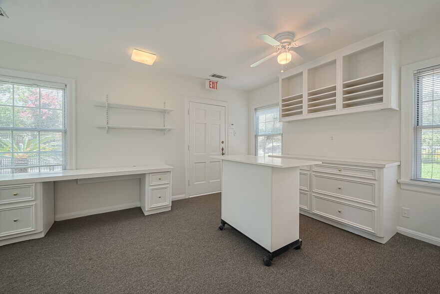 More Photos Of 826 Heights Blvd, Houston Office Residential For Sale