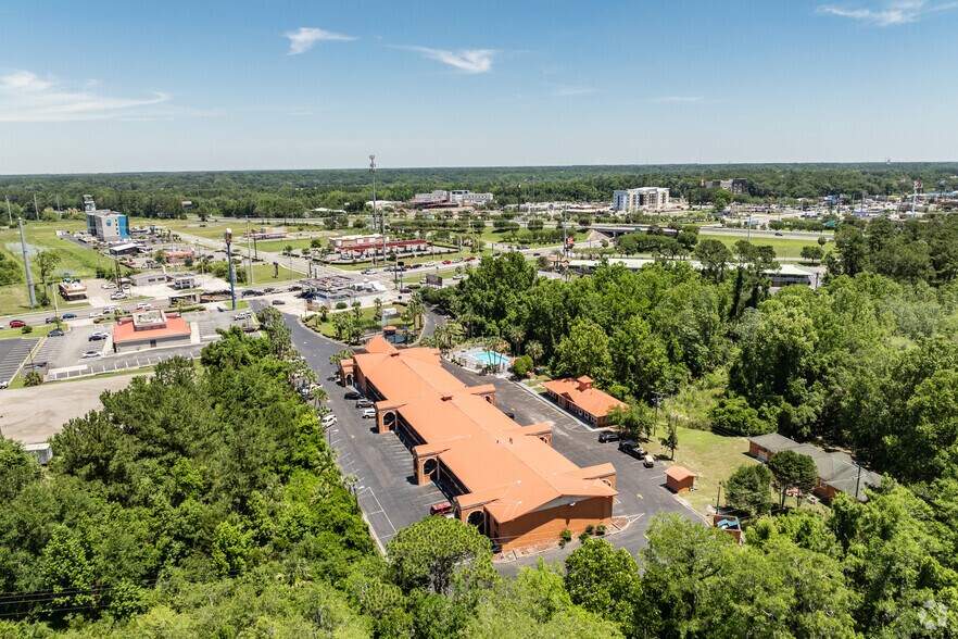 More Photos Of 3598 W US Highway 90, Lake City Hotel For Sale