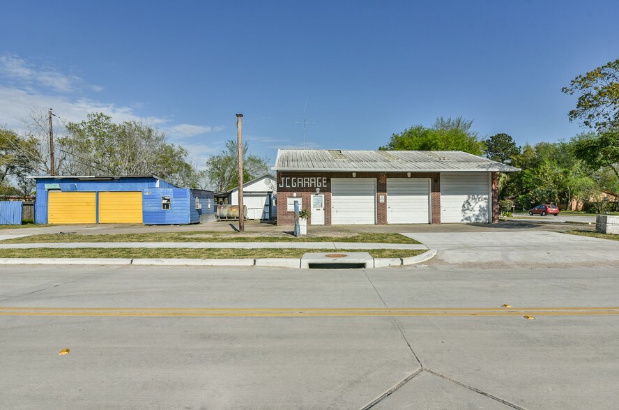 More Photos Of 2745 Wagon Trail Rd, Pearland Auto Repair For Sale