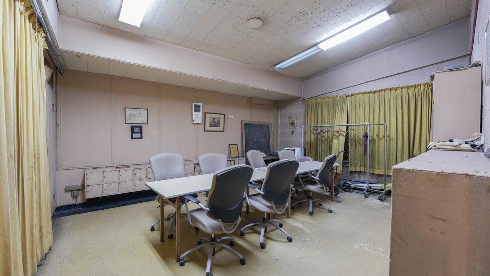 More Photos Of 711 W 179th St, New York Religious Facility For Sale