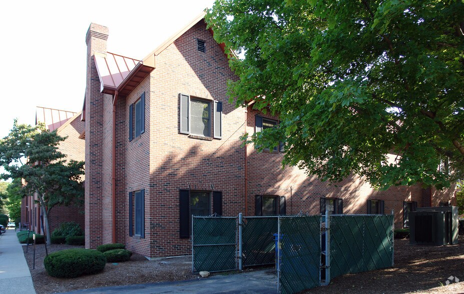 More Photos Of 851 Main St, Weymouth Medical For Lease