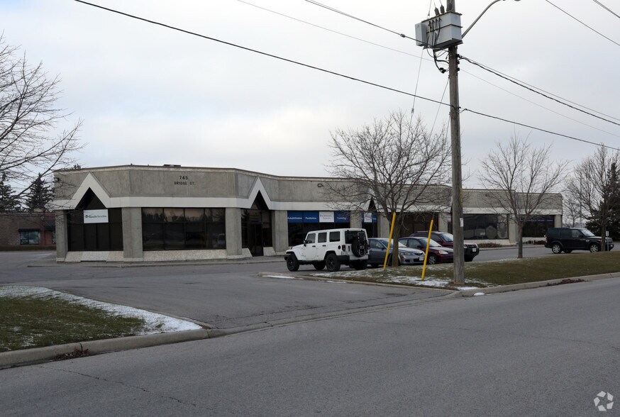 More Photos Of 745 Bridge St, Waterloo Office For Lease