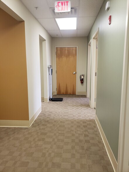 More Photos Of 49 Veronica Ave, Somerset Office For Sale