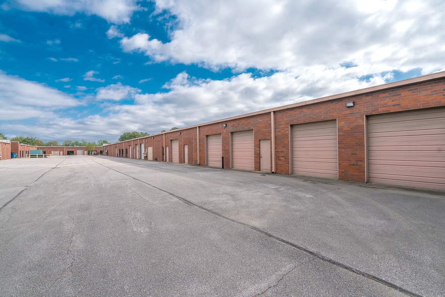 More Photos Of 2170 Business Center Dr, Memphis Unknown For Sale