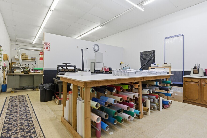 More Photos Of 622 N Central Ave, Connersville General Retail For Sale