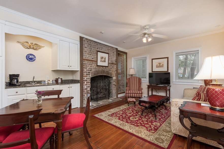 More Photos Of 117 Broad St, Charleston Hotel For Sale