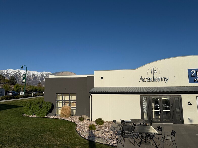 More Photos Of 537 W University Pky, Orem Freestanding For Lease