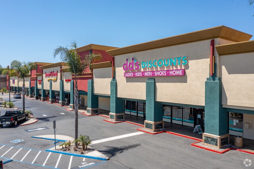 More Photos Of 385-421 N Escondido Blvd, Escondido Unknown For Lease