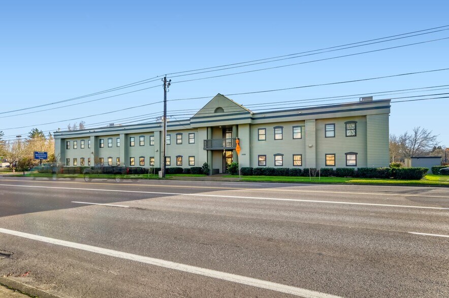 More Photos Of 25500 SE Stark St, Gresham Office For Lease