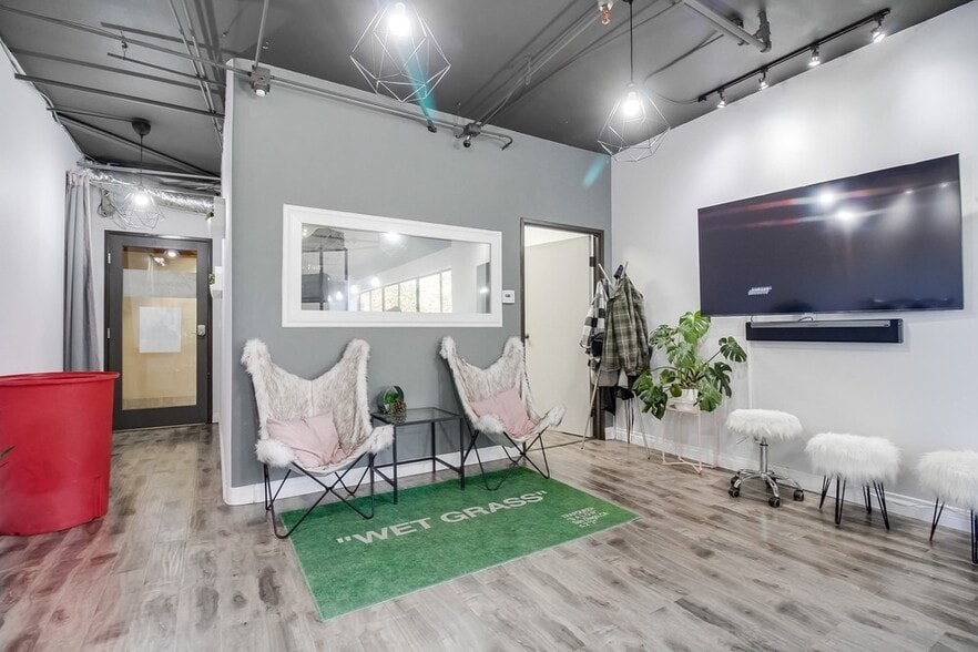 More Photos Of 9625 Black Mountain Rd, San Diego Office For Sale