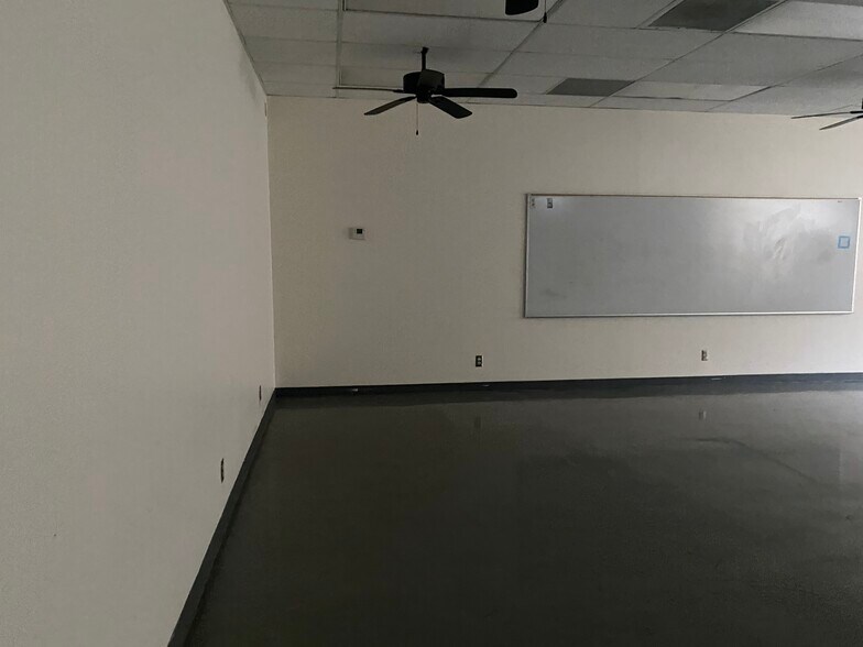 More Photos Of 630 W 17th Pl, Tempe Schools For Lease