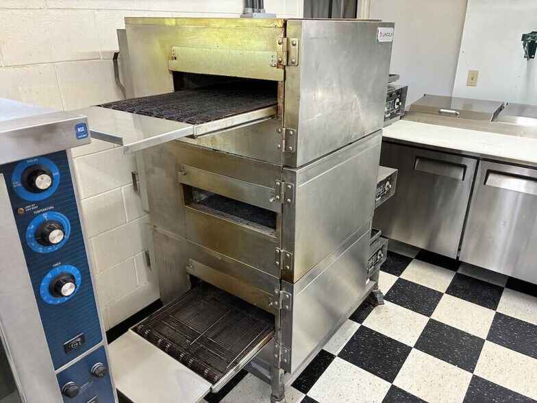 More Photos Of 178 Lakeway Dr, Russell Springs Restaurant For Sale