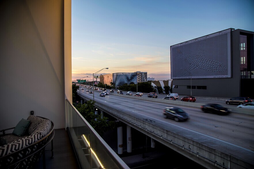 More Photos Of 3625 NE 2nd Ave, Miami Storefront For Lease