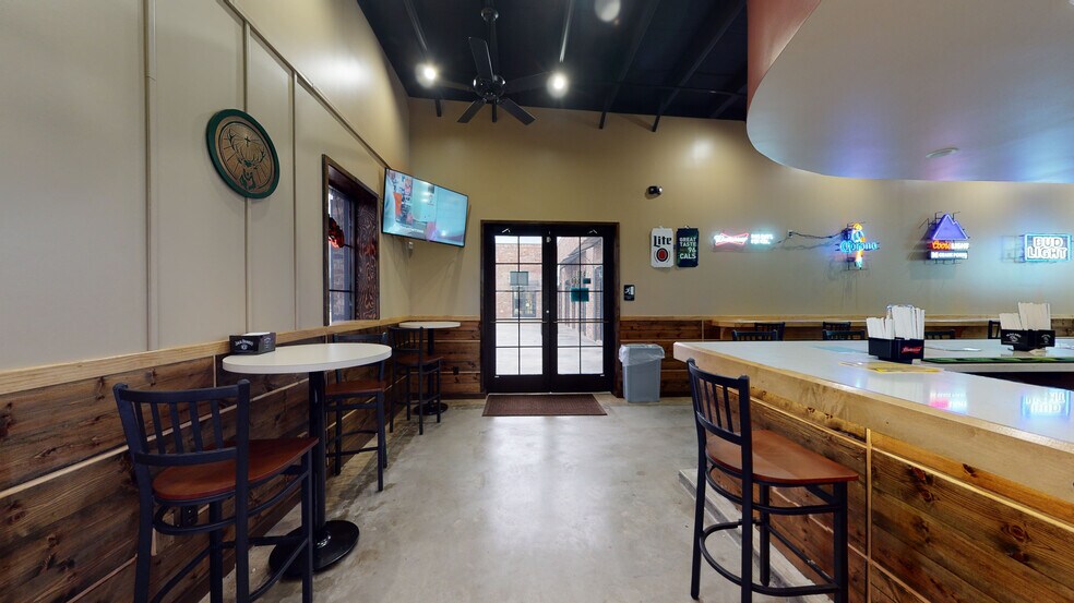 More Photos Of 5111 Common St, Lake Charles General Retail For Lease