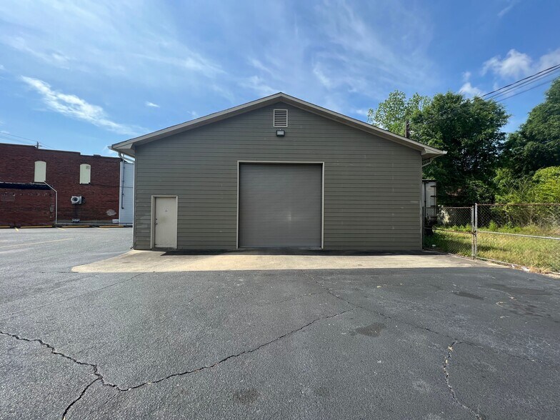 More Photos Of 2621 Hamilton Rd, Columbus Restaurant For Sale