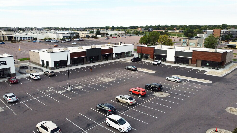 More Photos Of 4101 W 41st St, Sioux Falls Storefront For Lease