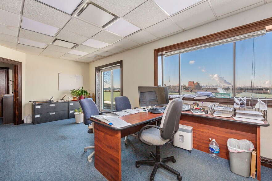 More Photos Of 14-07 113th St, College Point Research And Development For Lease