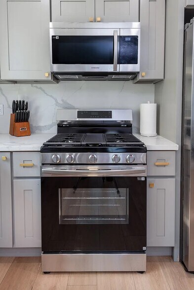 More Photos Of 1151 S Ardmore Ave, Los Angeles Apartments For Sale