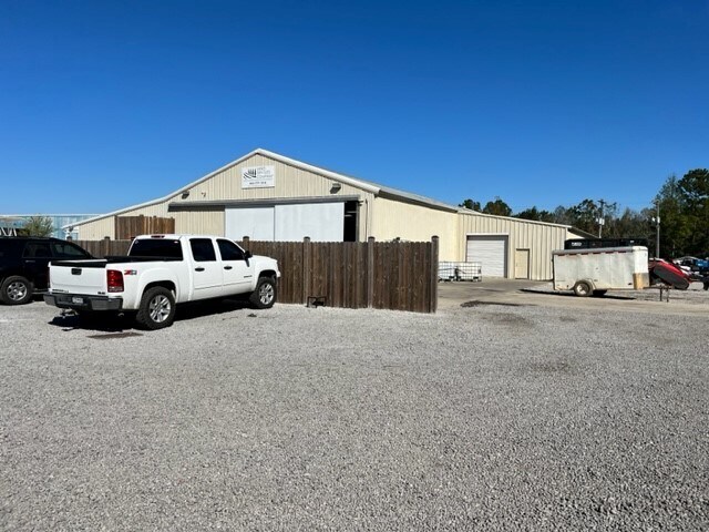 More Photos Of 225 Industrial Dr, Georgetown Warehouse For Sale