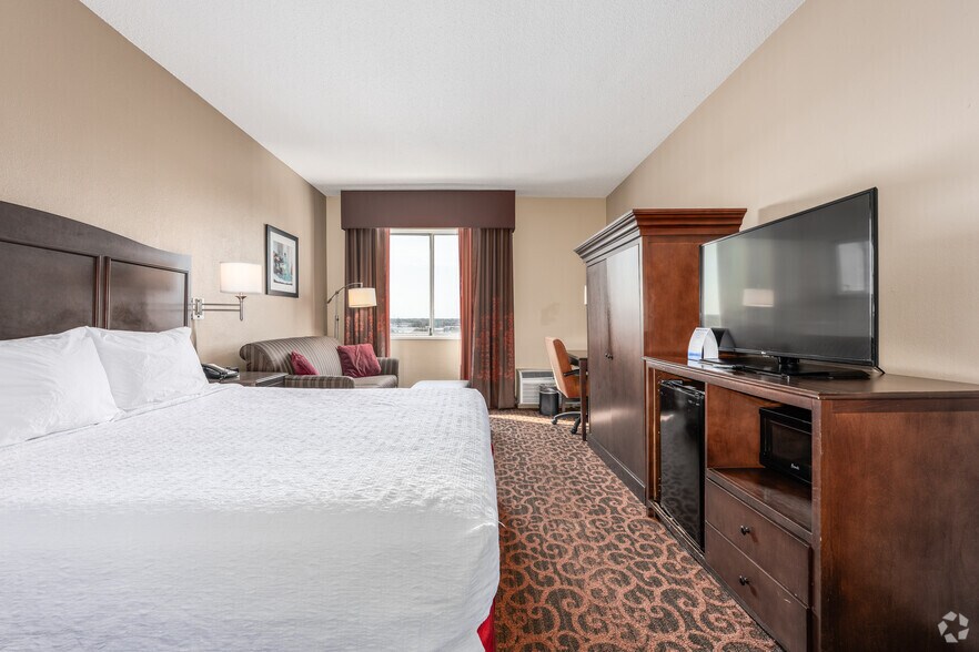 More Photos Of 6617 Ritchie Hwy, Glen Burnie Hotel For Sale