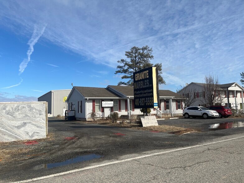 More Photos Of 301 Saddler Rd, Grasonville Showroom For Sale