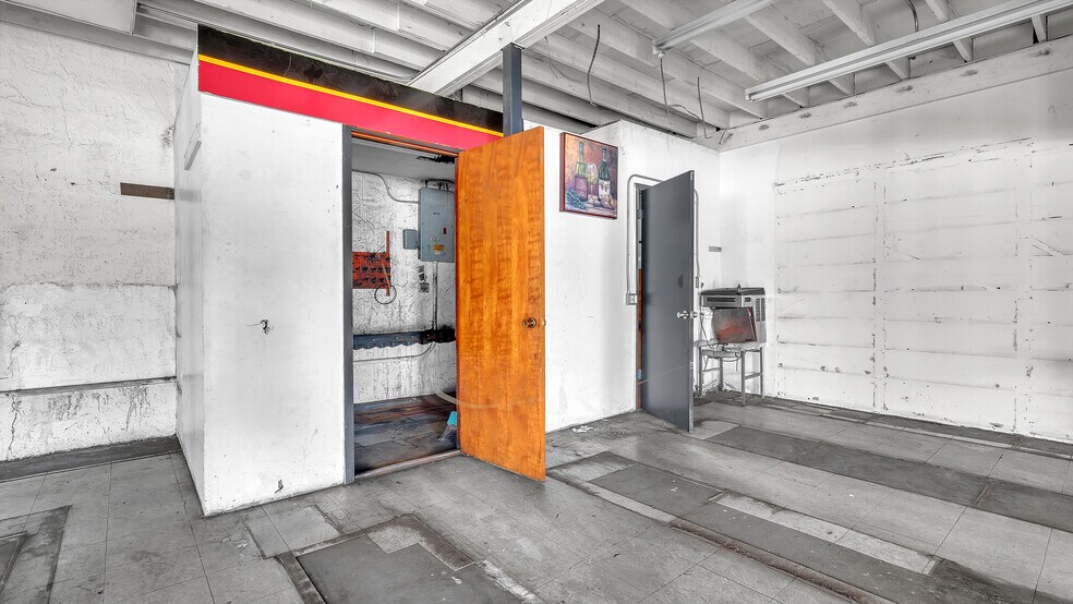 Primary Photo Of 3401 NW 7th Ave, Miami Auto Repair For Sale