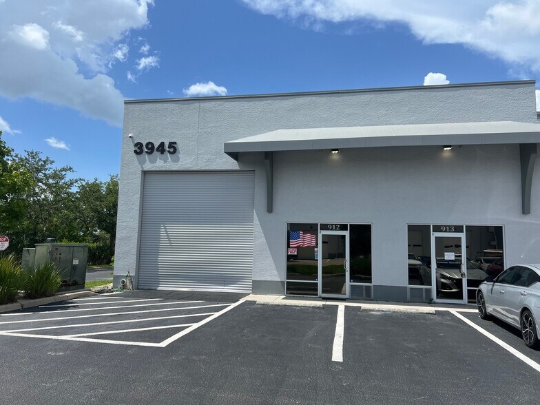 Primary Photo Of 3945 Tollhouse Dr, Naples Warehouse For Lease