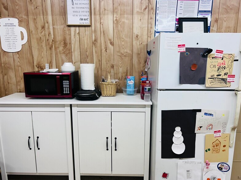 More Photos Of 802 W Western Ave, Connersville Auto Dealership For Sale