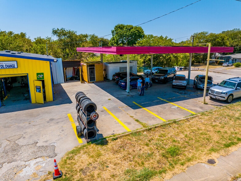 More Photos Of 3701 S Lancaster Rd, Dallas Light Distribution For Sale