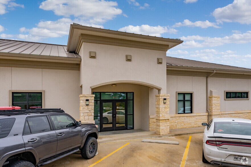More Photos Of 2003 Rogers Rd, San Antonio Medical For Sale
