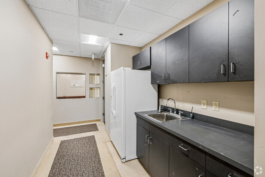 More Photos Of 7701 Greenbelt Rd, Greenbelt Office For Sale