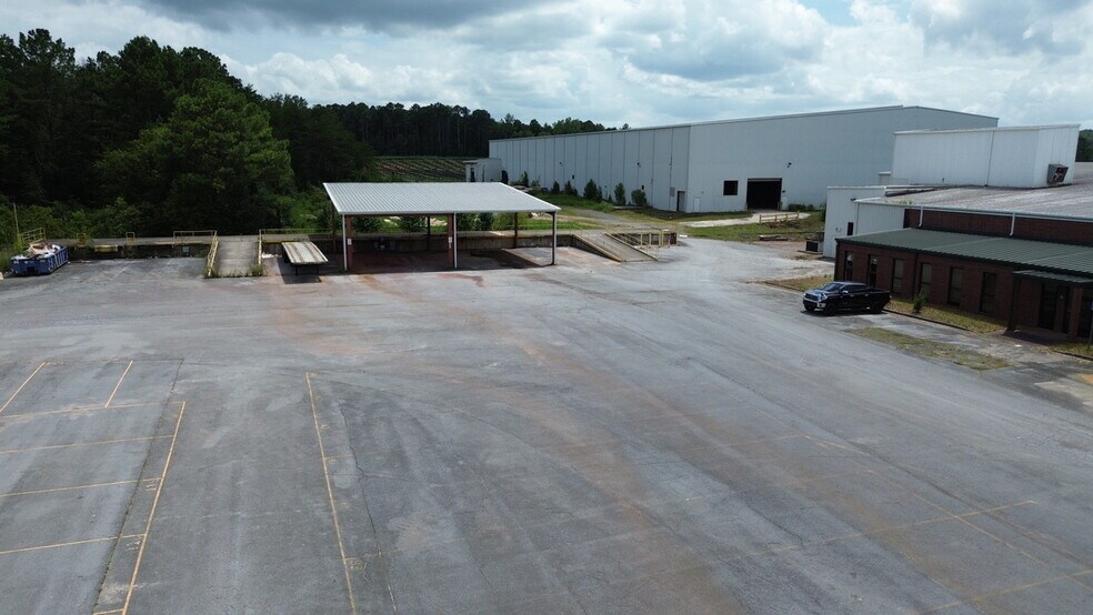 More Photos Of 318 Gordon St, Fairmount Industrial For Sale