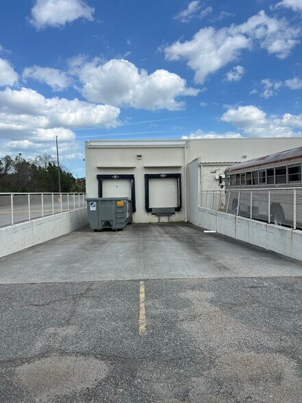 More Photos Of 2720 N Mall Dr, Virginia Beach Department Store For Lease