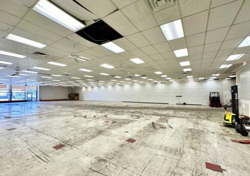 More Photos Of 1212-1250 W University Dr, Mesa Unknown For Lease