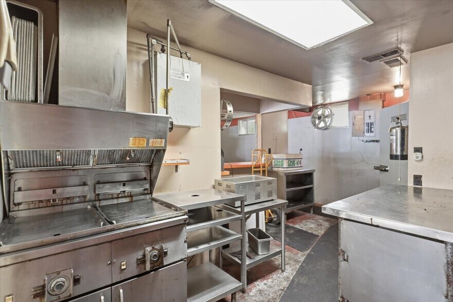 More Photos Of 1077 Duncan Dr, Edwards General Retail For Sale