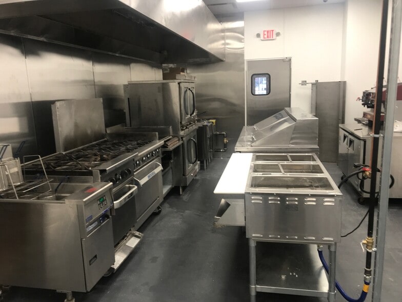 More Photos Of 1015 Meriden Rd, Waterbury Unknown For Lease